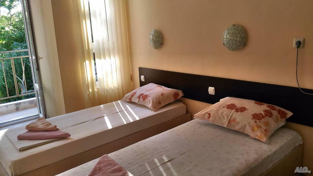 На Гости При Силвия Obzor Extérieur photo