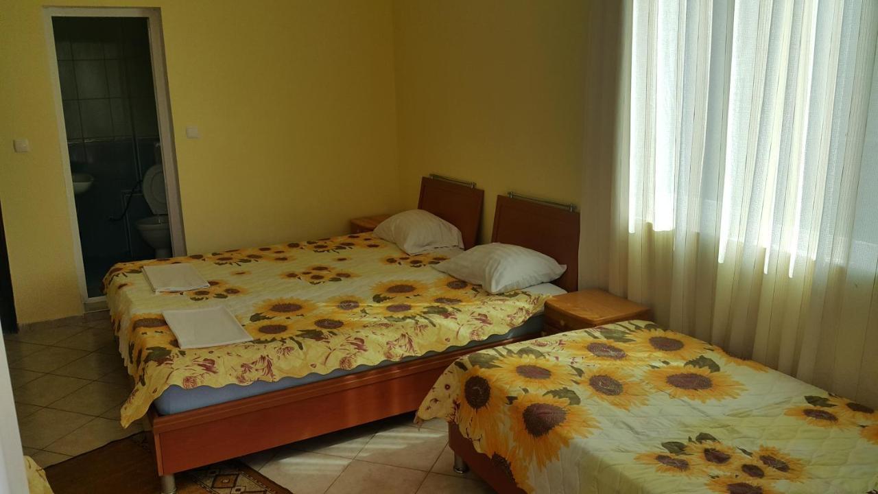 На Гости При Силвия Obzor Extérieur photo